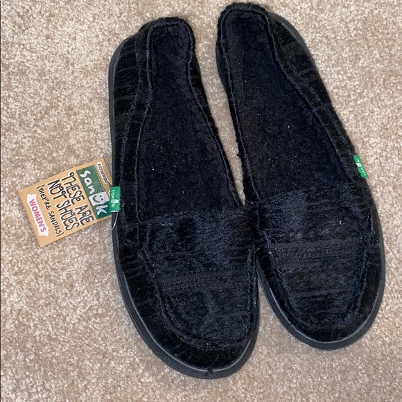Sanuk Shoes - Sanuk slip on shoes